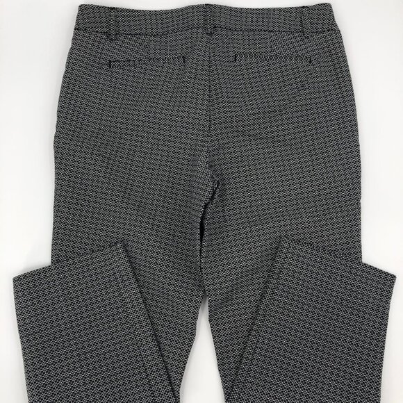 Hilary Radley Black & White Capri Pants | Perfect for Any Occasion - Picture 3 of 5